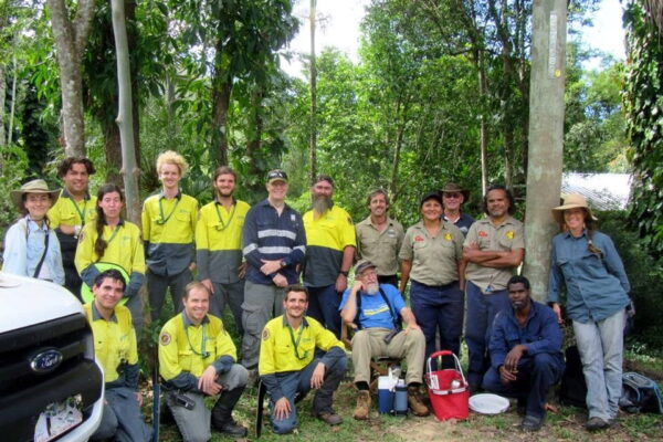 Community Taskforce volunteers, Authority field staff and Bulmba Rangers working together to treat the Russett Park infestation in September 2017